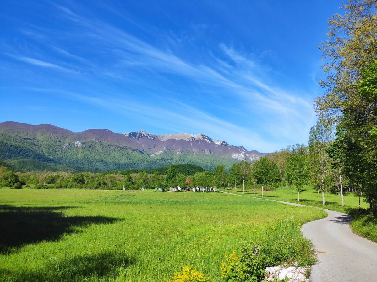Velebit Lodge Lovinac  외부 사진