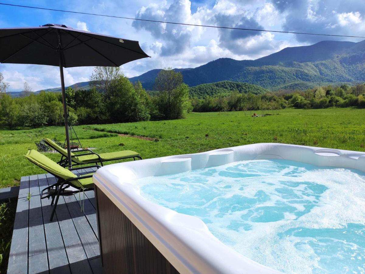 Velebit Lodge Lovinac  외부 사진